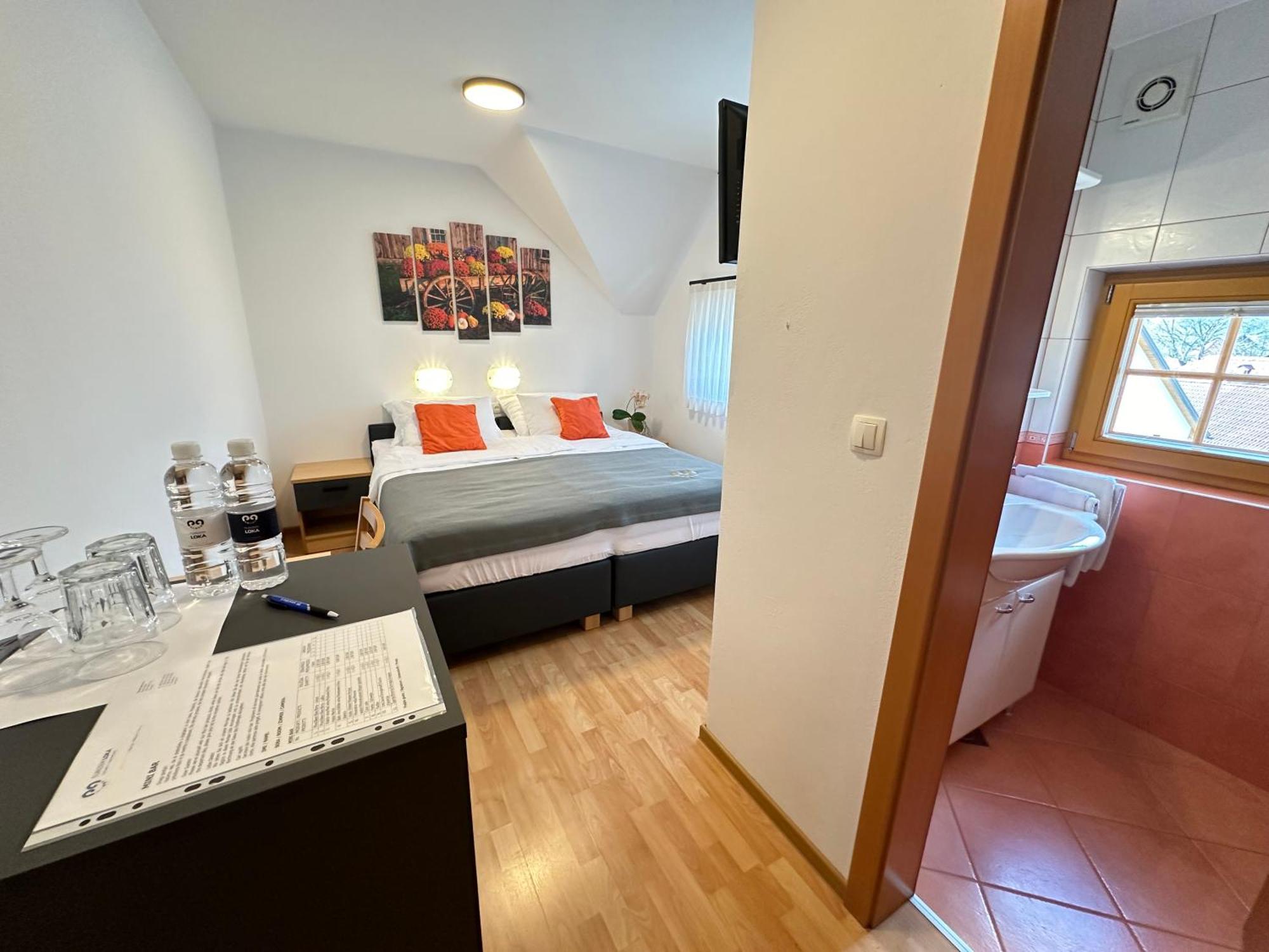 Boutique Hotel Loka Škofja Loka Exteriör bild